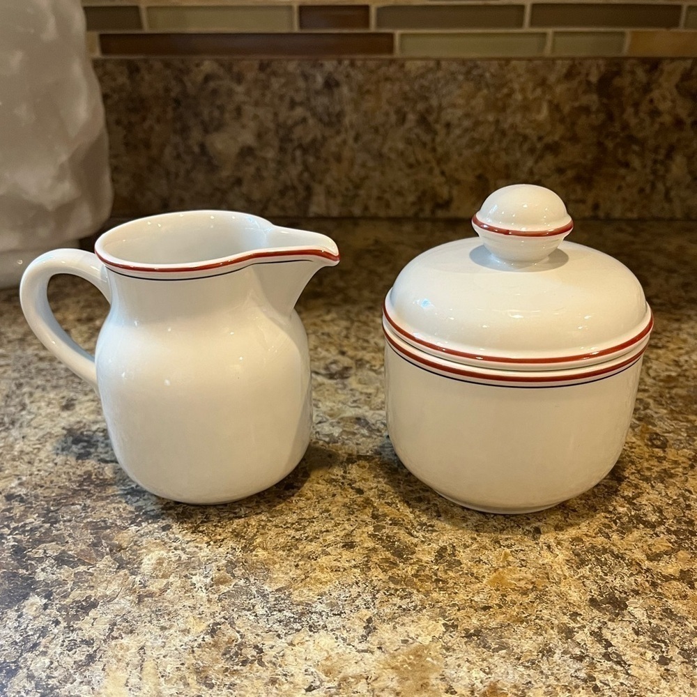 Villeroy & Boch Luxembourg Creamer and Sugar Dish. Depuis Pattern #1748 - Picture 3 of 11